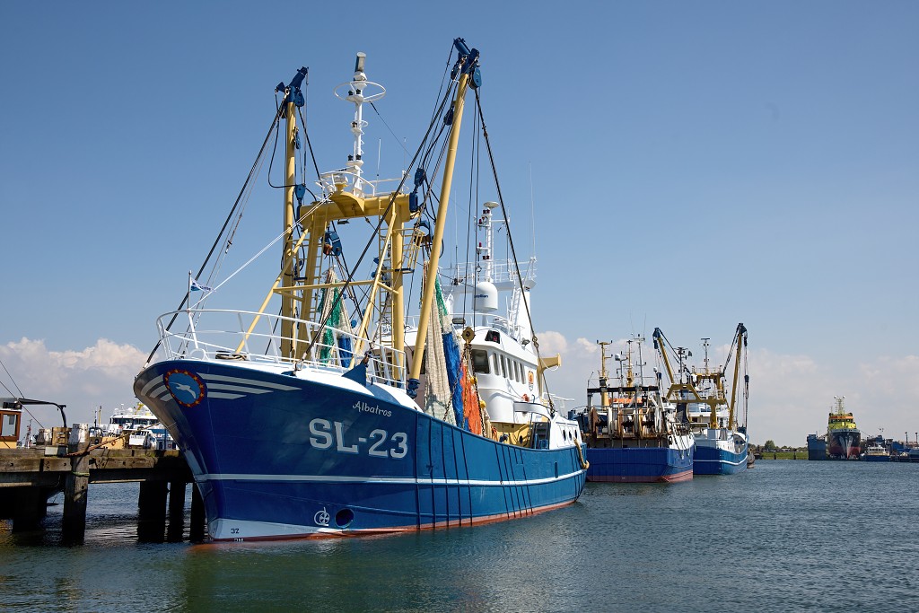 visserij industrie hdr stellendam yerseke kotter viskotter trawler visnet visnetten vloot vis vissen zierikzee